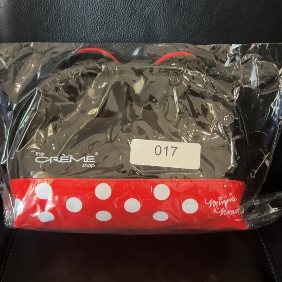 NWT The Crème Shop Minnie Mouse Dome Travel Pouch Cosmetics Bag Red/Black - Picture 2 of 2